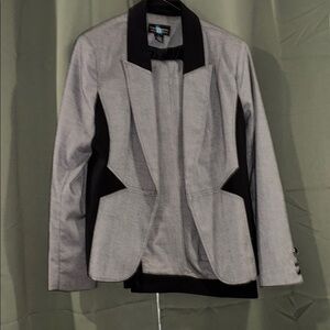 Chic Women's Blazer in Gray and Black